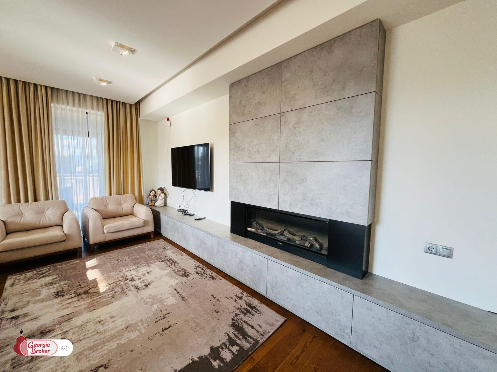 nearly repaired 6-room apartment for sale